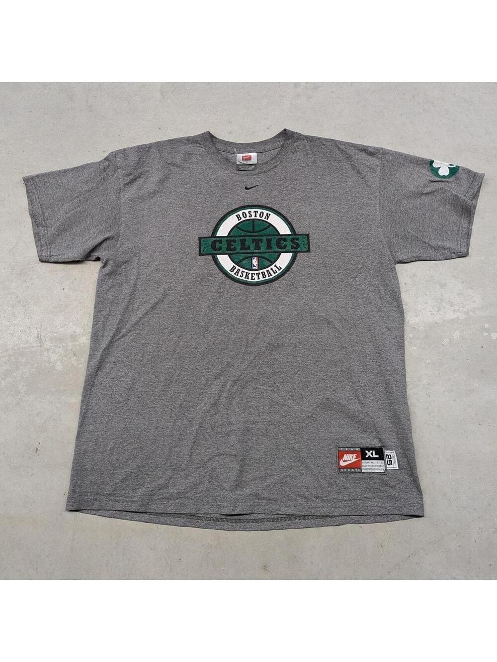 Y2K Early 2000s Boston Celtics NBA Nike Team t-shirt
